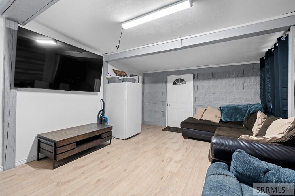 Image 8 of property listing at 1255 N 1100 E, Shelley, ID 83274