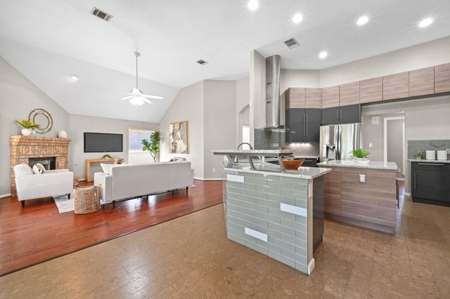 905 Hunters Creek DR, Cedar Park, TX 78613