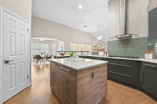 905 Hunters Creek DR, Cedar Park, TX 78613