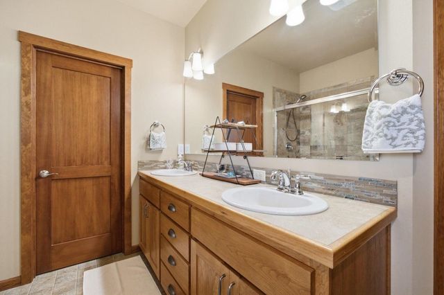 16411 E 10TH Ln, Spokane Valley, WA 99037