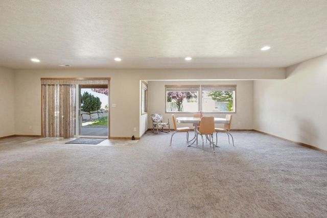 16411 E 10TH Ln, Spokane Valley, WA 99037