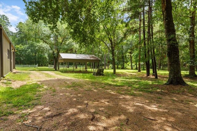 16375 Grand Flower Road, Plantersville, TX 77363