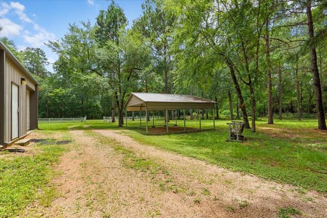 16375 Grand Flower Road, Plantersville, TX 77363