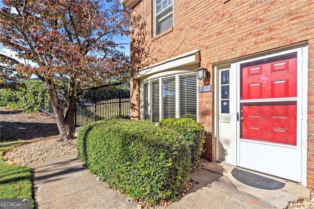 988 Old Holcomb Bridge Road, Roswell, GA 30076