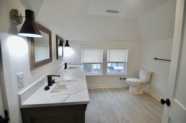 21 Nichols Street, Ansonia, CT 06401