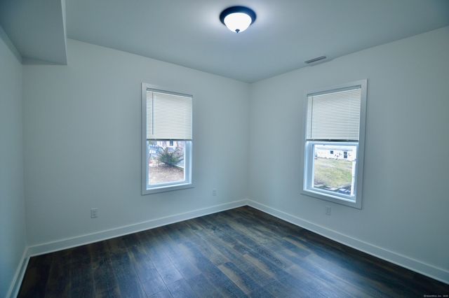 21 Nichols Street, Ansonia, CT 06401