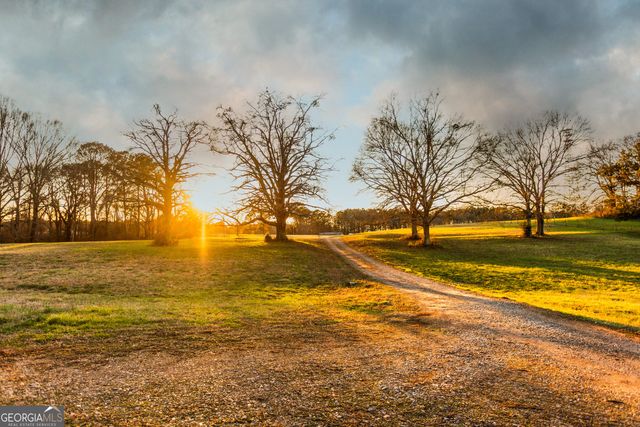 3068 H D Atha Road, Covington, GA 30014