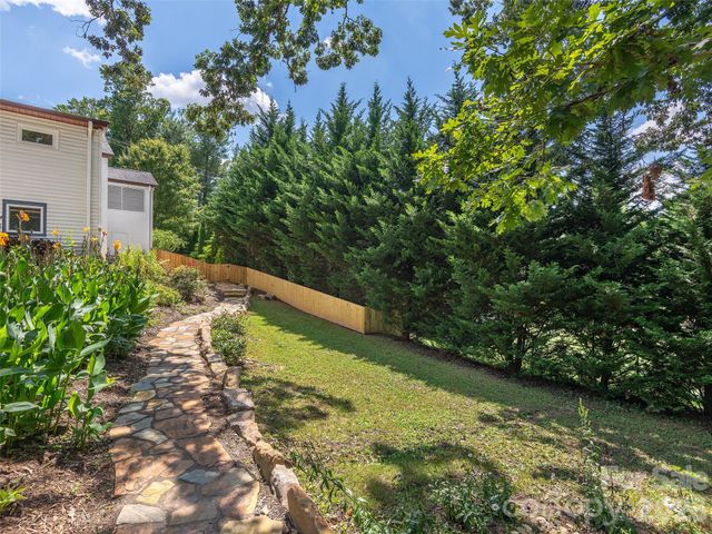 29 White Pine Drive, Asheville, NC 28805