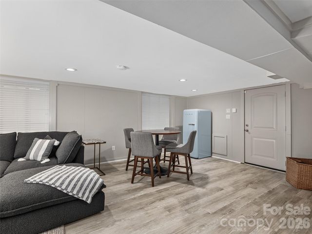 29 White Pine Drive, Asheville, NC 28805