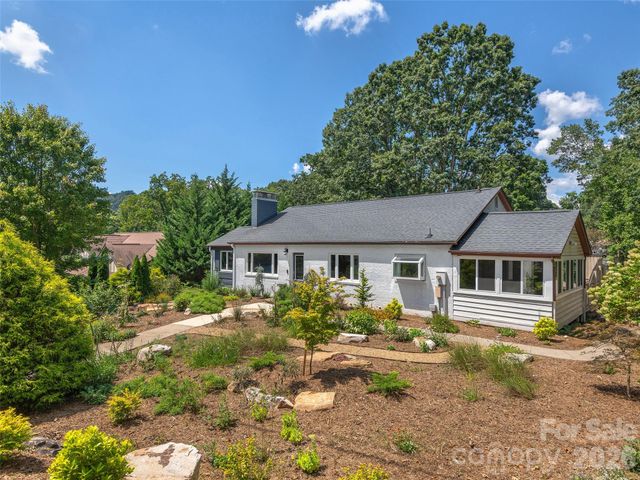 29 White Pine Drive, Asheville, NC 28805