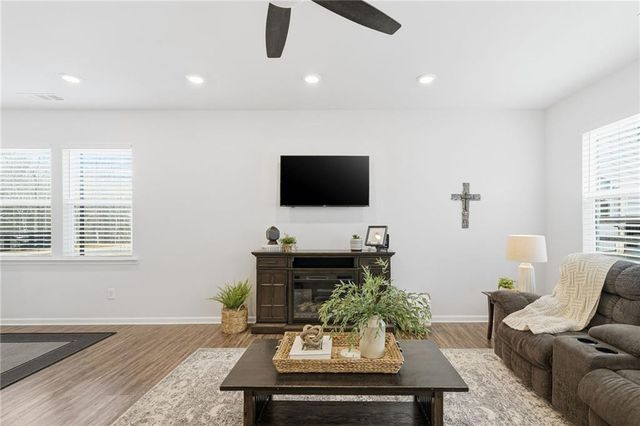 200 Shoals Bridge Road, Acworth, GA 30102