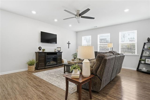 200 Shoals Bridge Road, Acworth, GA 30102