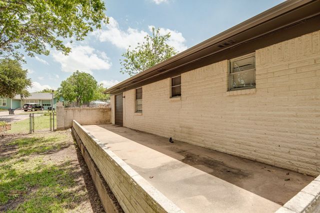 1005 Winding Road, College Station, TX 77840