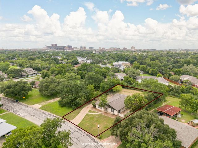 1005 Winding Road, College Station, TX 77840