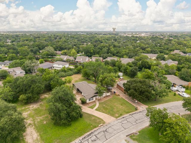 1005 Winding Road, College Station, TX 77840