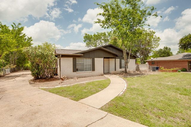 1005 Winding Road, College Station, TX 77840
