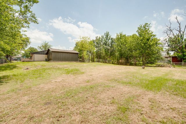 1005 Winding Road, College Station, TX 77840