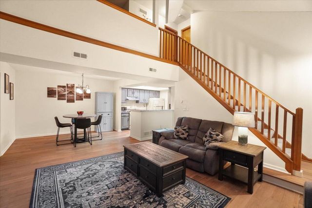 5040 Blendon Pond Drive, Westerville, OH 43081