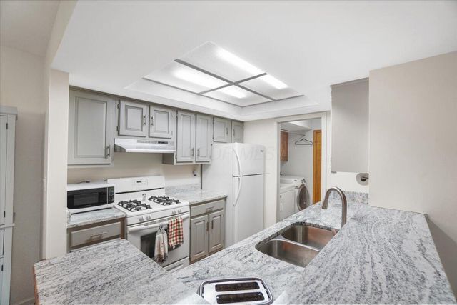 5040 Blendon Pond Drive, Westerville, OH 43081