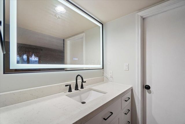 5040 Blendon Pond Drive, Westerville, OH 43081