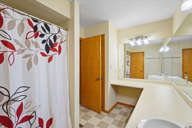 5040 Blendon Pond Drive, Westerville, OH 43081