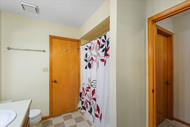 5040 Blendon Pond Drive, Westerville, OH 43081