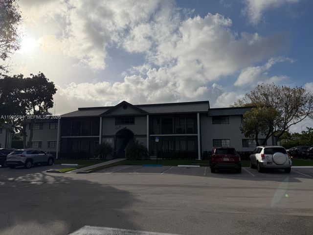 451 NE 207th Ln 102, Miami, FL 33179