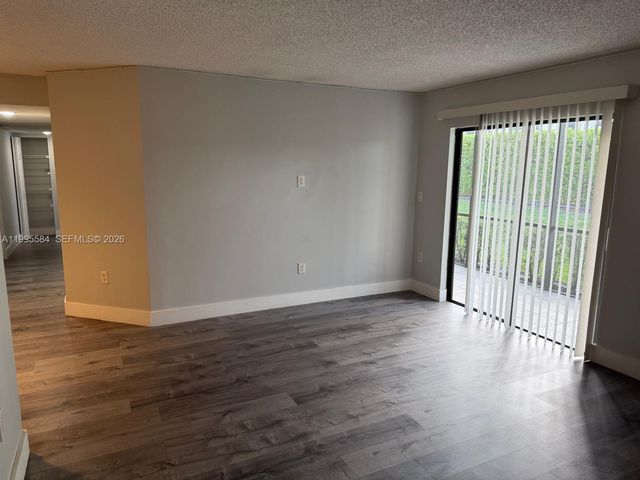 451 NE 207th Ln 102, Miami, FL 33179