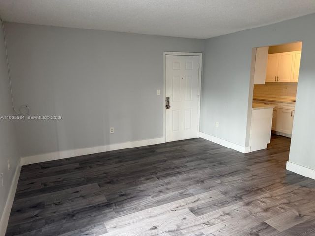 451 NE 207th Ln 102, Miami, FL 33179