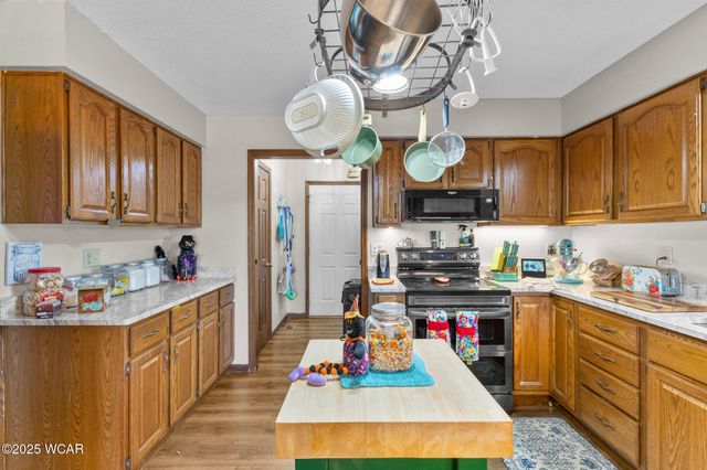 2718 Carolyn Drive, Lima, OH 45807