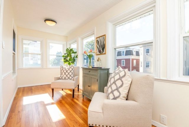 33 Pierce Ave 33, Boston, MA 02122