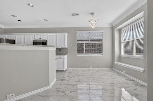 805 Sierra Lane, Flower Mound, TX 75028