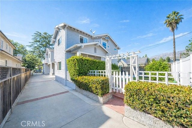 1274 N Sierra Bonita, Pasadena, CA 91104