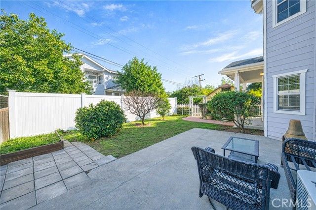 1274 N Sierra Bonita, Pasadena, CA 91104