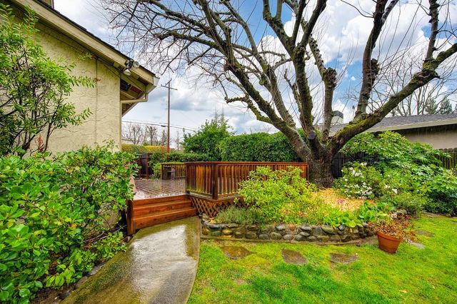 8572 Oak View Ln, Fair Oaks, CA 95628