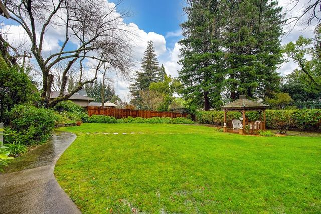 8572 Oak View Ln, Fair Oaks, CA 95628