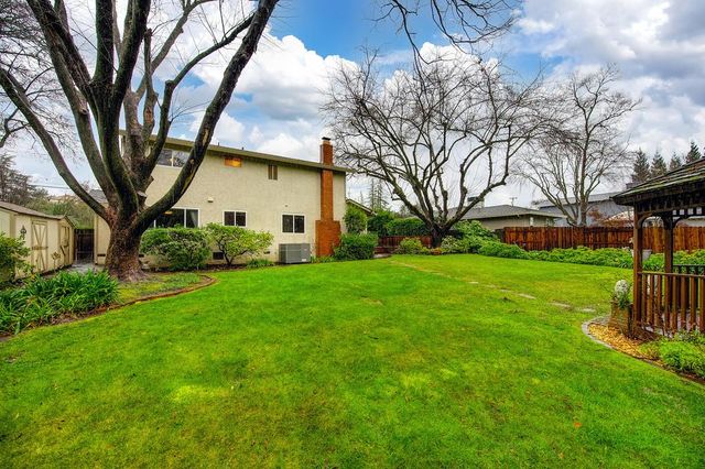 8572 Oak View Ln, Fair Oaks, CA 95628