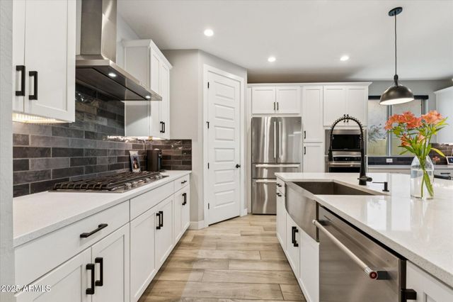 1946 W HORSETAIL Trail, Phoenix, AZ 85085