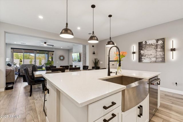 1946 W HORSETAIL Trail, Phoenix, AZ 85085