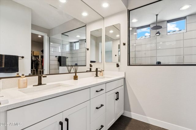 1946 W HORSETAIL Trail, Phoenix, AZ 85085