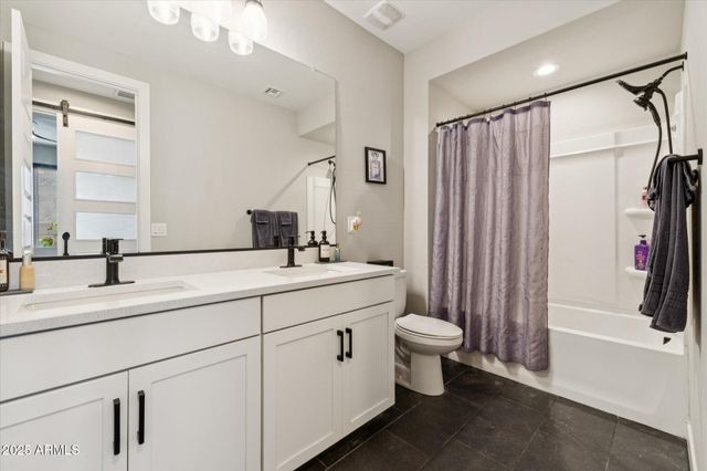 1946 W HORSETAIL Trail, Phoenix, AZ 85085