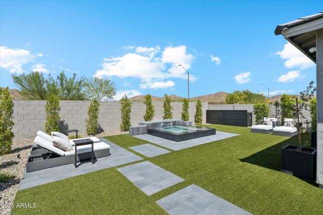 1946 W HORSETAIL Trail, Phoenix, AZ 85085