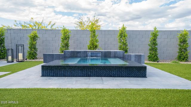 1946 W HORSETAIL Trail, Phoenix, AZ 85085