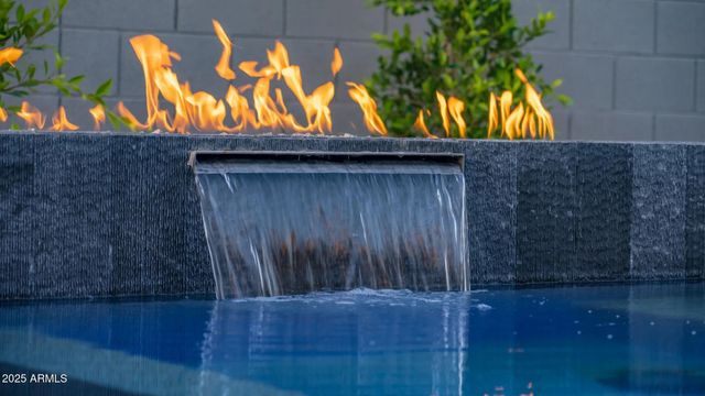 1946 W HORSETAIL Trail, Phoenix, AZ 85085