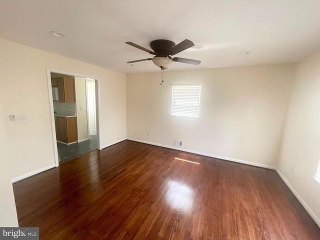 1305 PLEASANT VALLEY DR, Catonsville, MD 21228