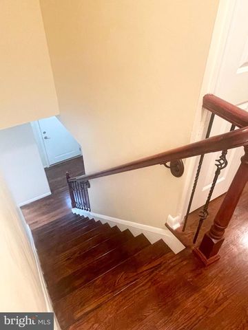 1305 PLEASANT VALLEY DR, Catonsville, MD 21228