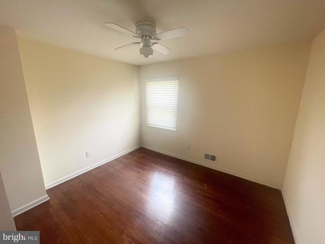 1305 PLEASANT VALLEY DR, Catonsville, MD 21228