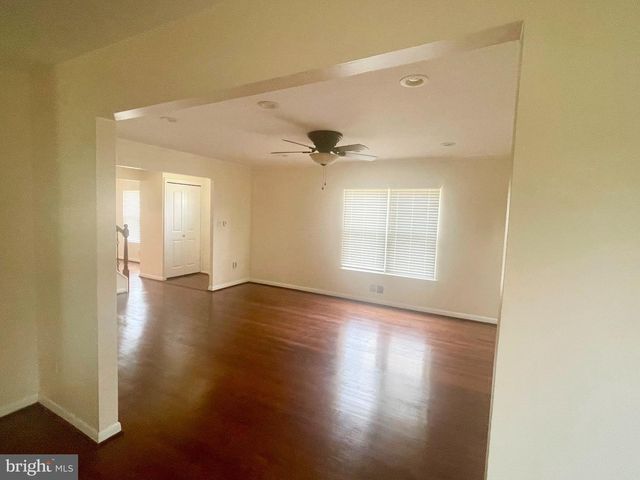 1305 PLEASANT VALLEY DR, Catonsville, MD 21228