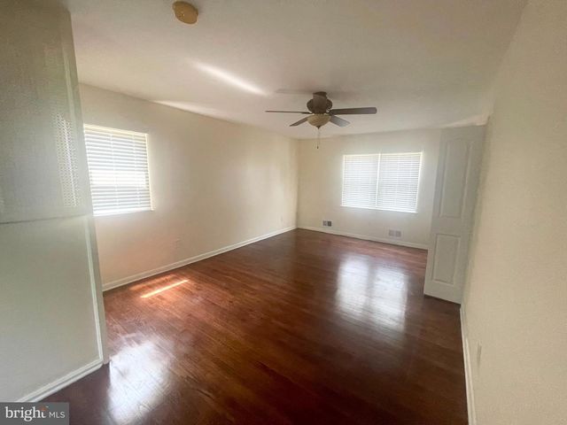 1305 PLEASANT VALLEY DR, Catonsville, MD 21228