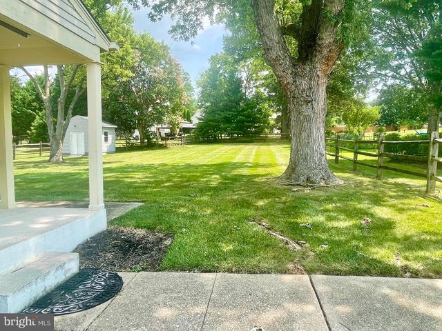 1305 PLEASANT VALLEY DR, Catonsville, MD 21228